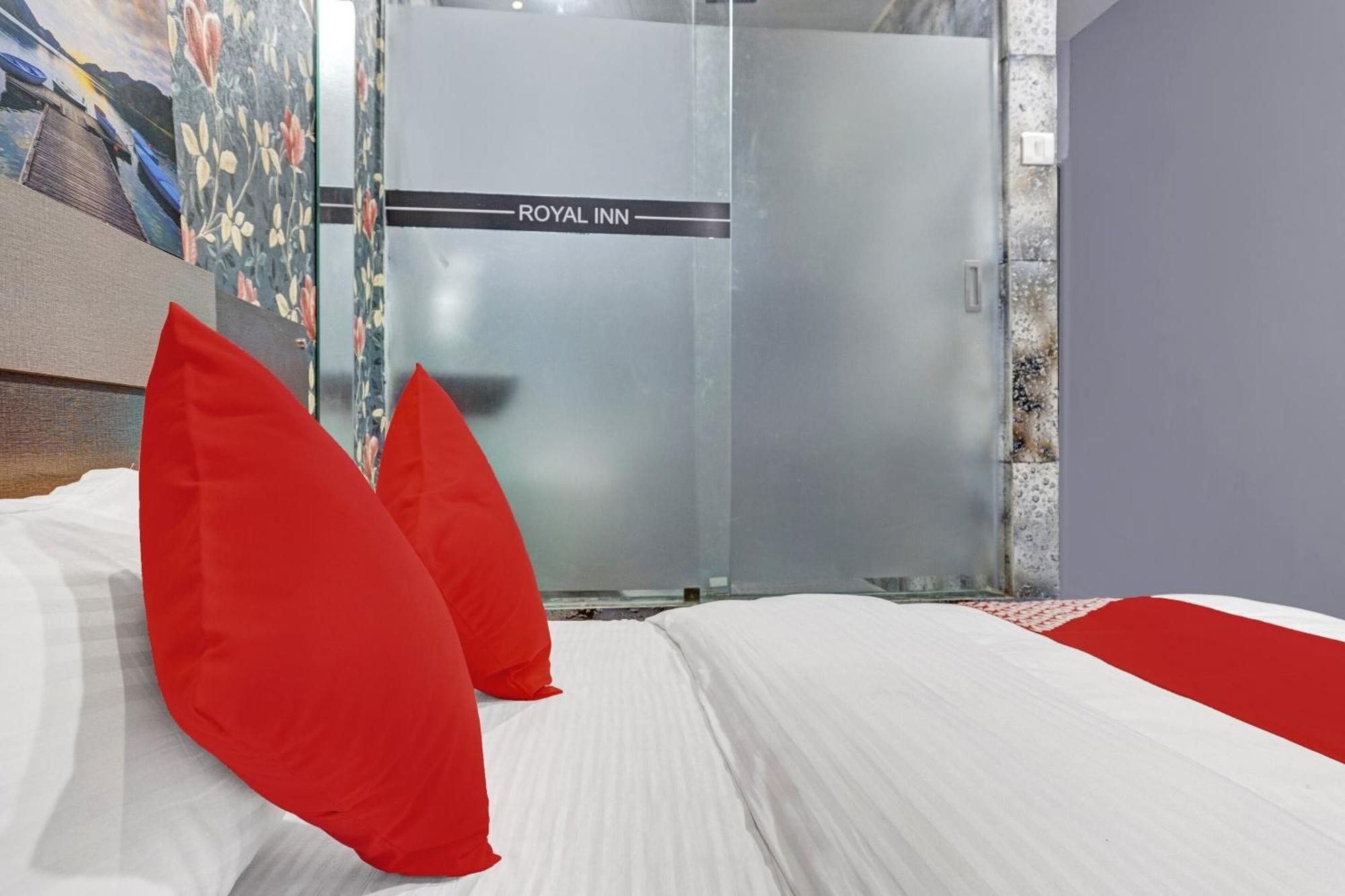 Oyo Flagship Hotel Royal Inn Szúrat Kültér fotó