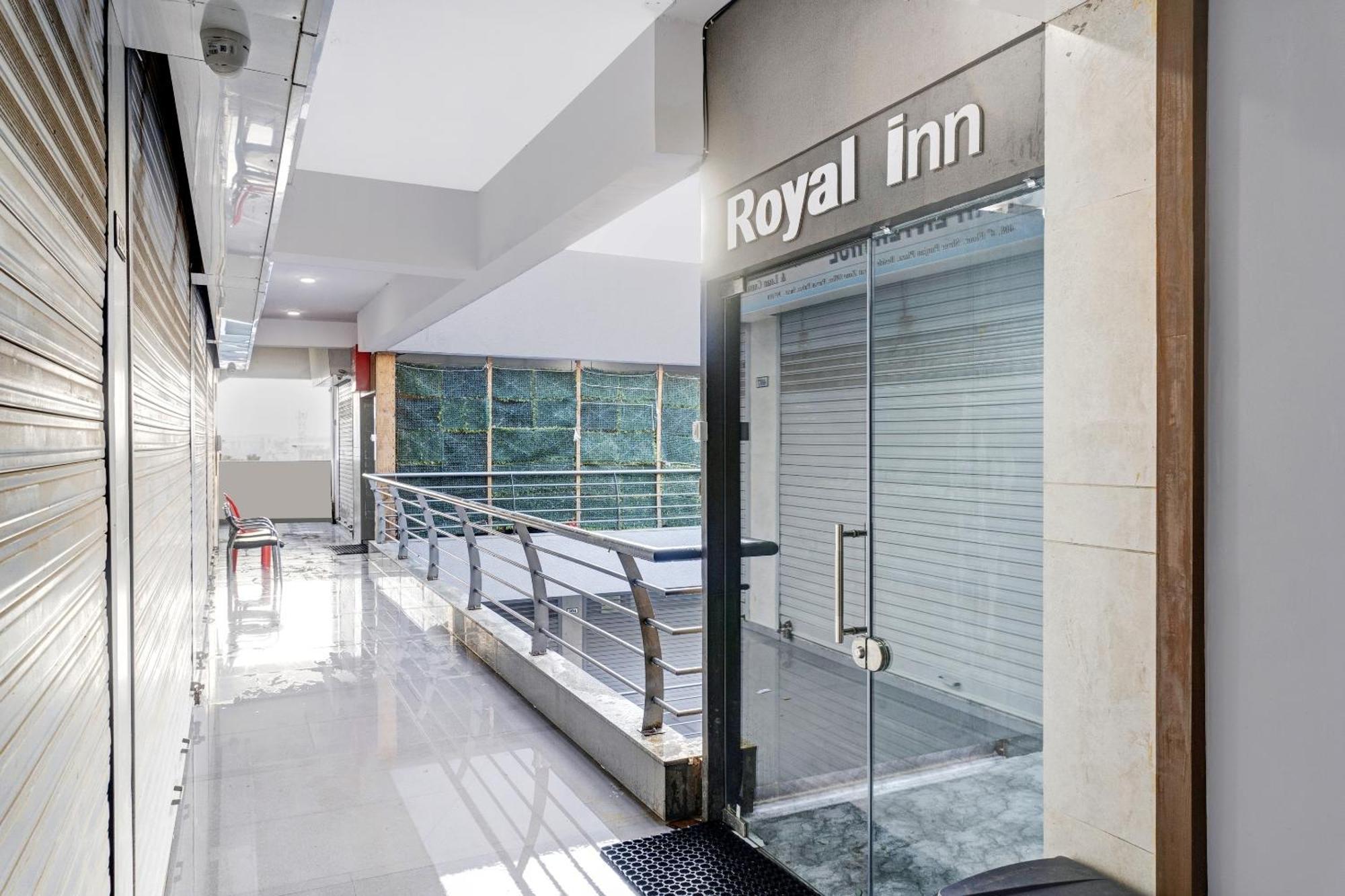 Oyo Flagship Hotel Royal Inn Szúrat Kültér fotó